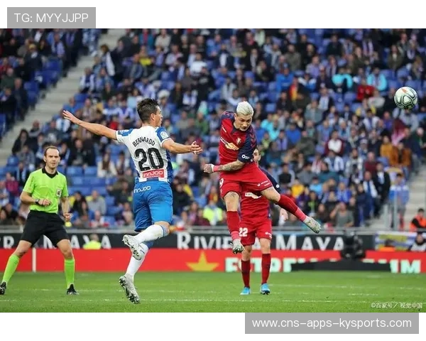 塞维利亚前锋跑位威胁与防范：破解西甲锋线的秘密武器