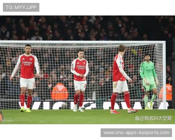 曼联保守战术惹怒球迷，球场口哨不断