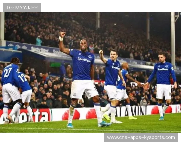 纽卡斯尔边路传中精准,门前致命的一击 纽卡斯尔边路传中精准,门前致命的一击